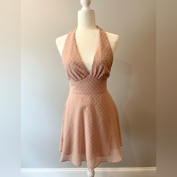 Lulu’s | Back to Me Blush Swiss Dot Halter Mini Skater Dress XS - Picture 5 of 7